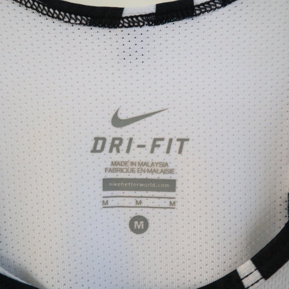 NIKE DryFit Work out Tank Top Size Medium - Picture 5 of 5